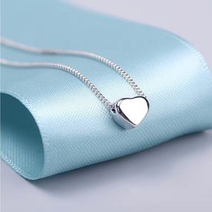 Fashion Shiny Heart Necklace Silver Color Clavicle Charm Necklace & Pendant